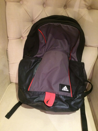 m Beden Adidas çanta