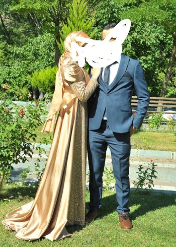 Drapeli Altın Uzun Kollu Notalı Yaka Abiye