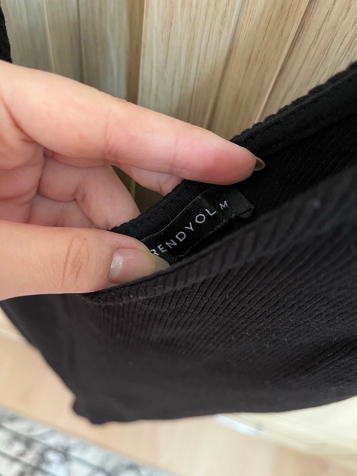 MillaSiyah V Yaka Mini Kadın Elbise - Görsel 2