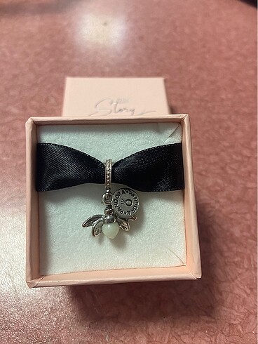 Pandora Ateş böceği charm