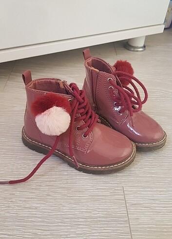 Zara Bebek Botu