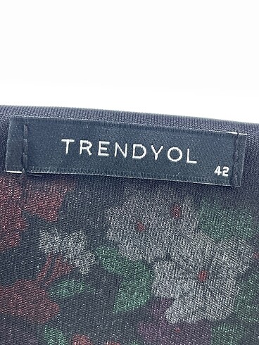 42 Beden çeşitli Renk Trendyol & Milla Kısa Elbise %70 İndirimli.