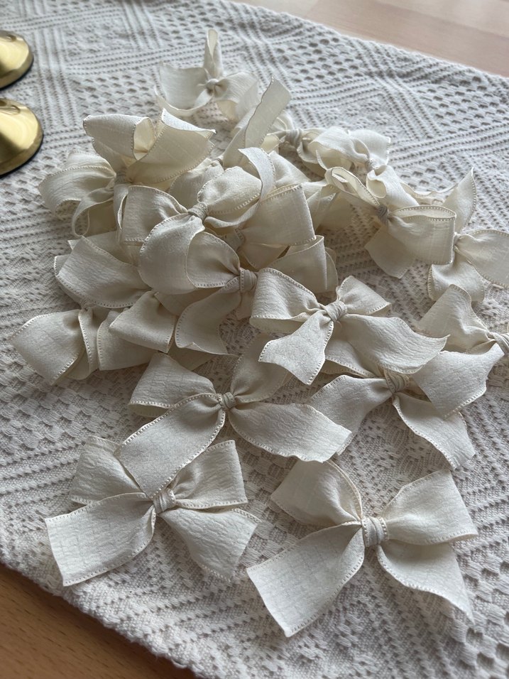 Krem Keten Fiyonk süs - Görsel 2