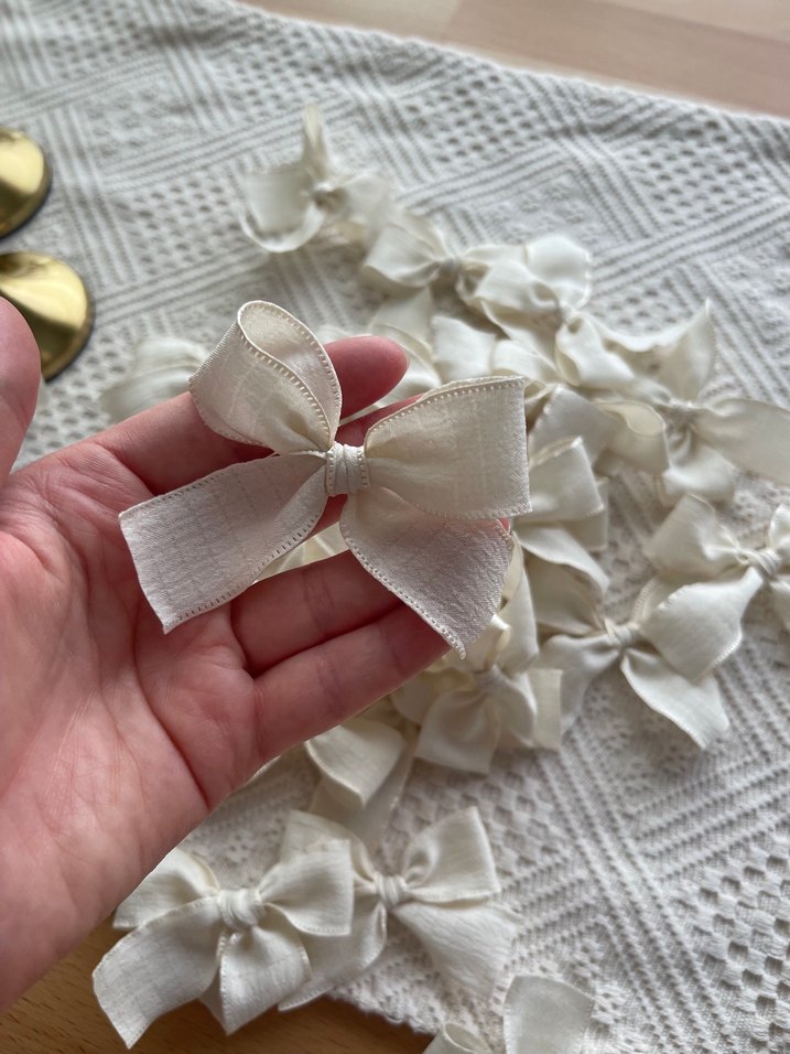 Krem Keten Fiyonk süs - Görsel 4