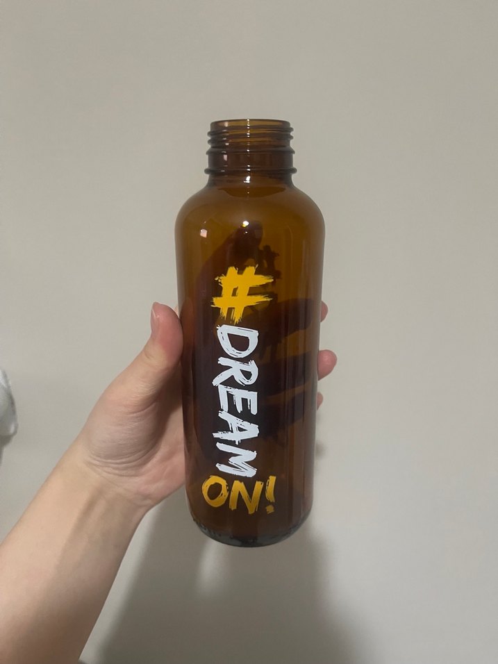 Renkli Yazılı Kahverengi Cam Su Şisesi - Görsel 4