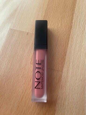 Note lipgloss