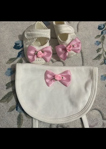 Fiyonklu Beyaz Bebek Kız patik ve önlük - Görsel 3