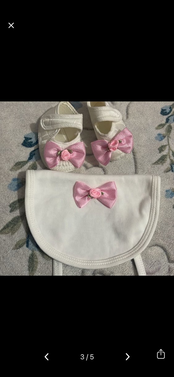 Fiyonklu Beyaz Bebek Kız patik ve önlük - Görsel 3