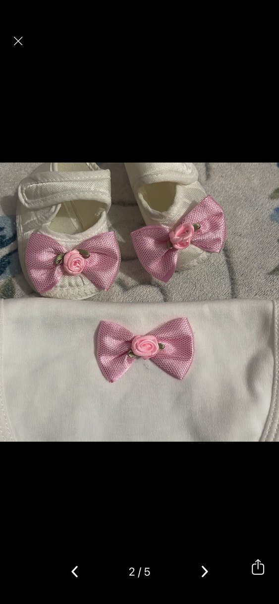 Fiyonklu Beyaz Bebek Kız patik ve önlük - Görsel 2