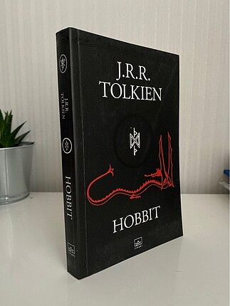 Hobbit- J.R.R. Tolkien