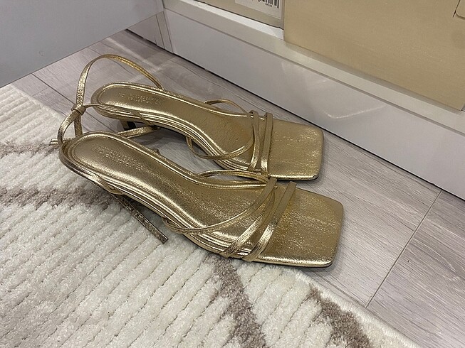 Gold mini topuk pull& bear sandalet