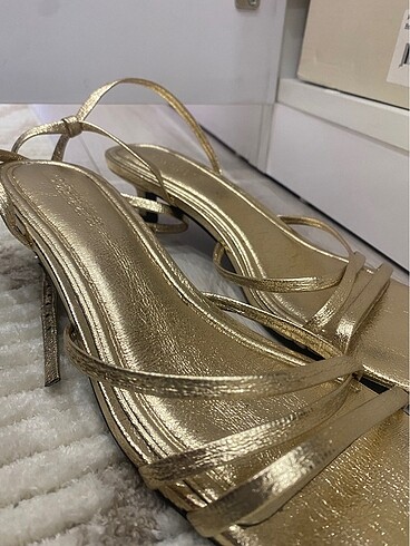 Pull and Bear Gold mini topuk pull& bear sandalet