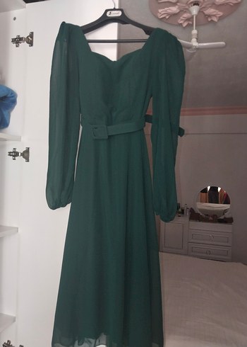 Kemer Detaylı Koyu Yeşil Uzun Kadın Elbise - Görsel 2