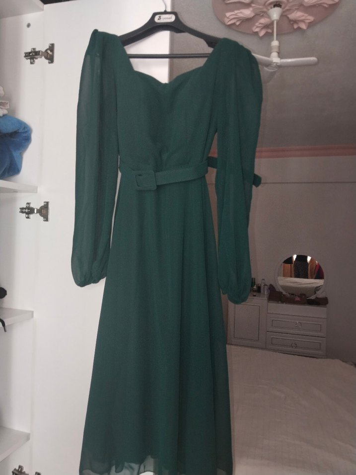 Kemer Detaylı Koyu Yeşil Uzun Kadın Elbise - Görsel 2