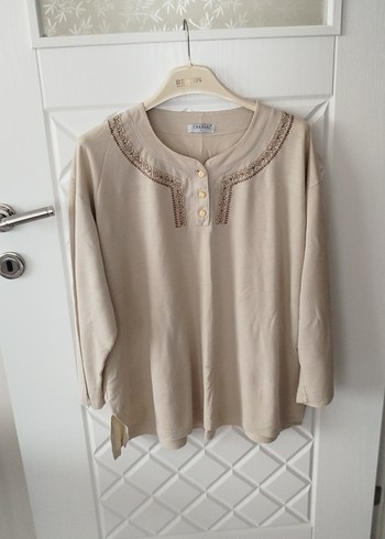 Bej Nakışlı Düğmeli Kadın Bluz - Görsel 4