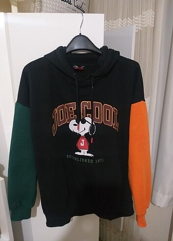 Snoopy sweatshirt