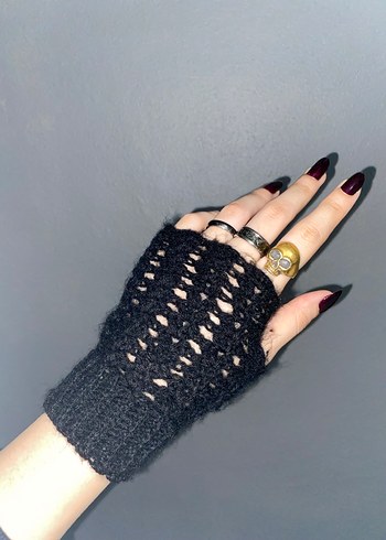 Siyah Örgü Gotik Kadın Eldiveni - Görsel 2