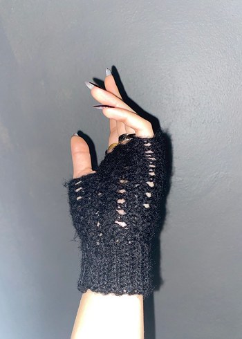Siyah Örgü Gotik Kadın Eldiveni - Görsel 3