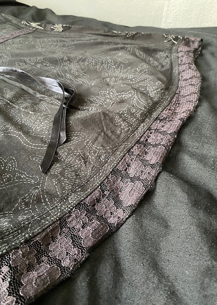 Gotik dantelli elbise - Görsel 3