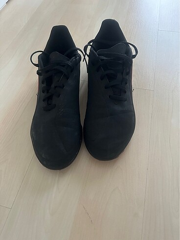 Adidas krampon