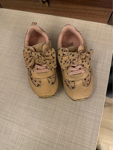 H&M kız çocuk leopar spor ayakkabı