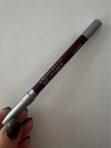Urban Decay URBAN DECAY 24/7 GLIDE-ON WATERPROOF DUDAK KALEMİ - tonu: BLACKM