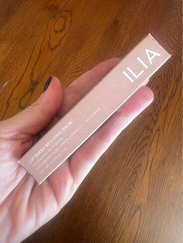 Ilia lip reviving (dudak canlandırıcı) balm / balsamı - yepyeni - Görsel 5