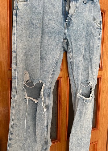 Bershka yırtık pantolon - Görsel 2