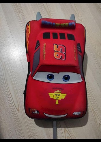 Şimşek McQueen Kırmızı Arabalı Çocuk Okul Çantası çocuk valizi