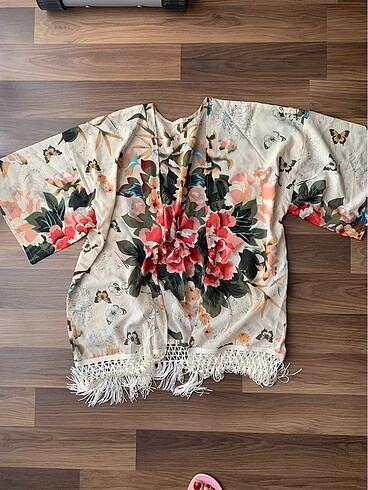 Püsküllü kimono