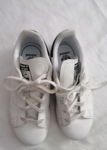 32 Beden beyaz Renk Adidas Beyaz Unisex çocuk Sneakers