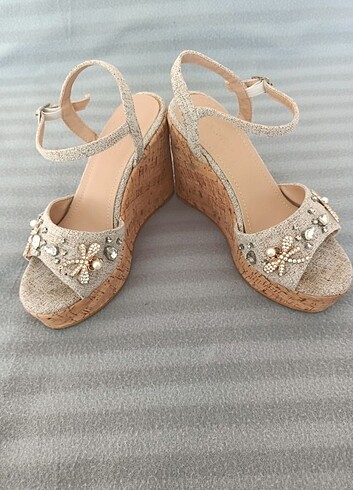 Topuklu ayakkabı - Görsel 3