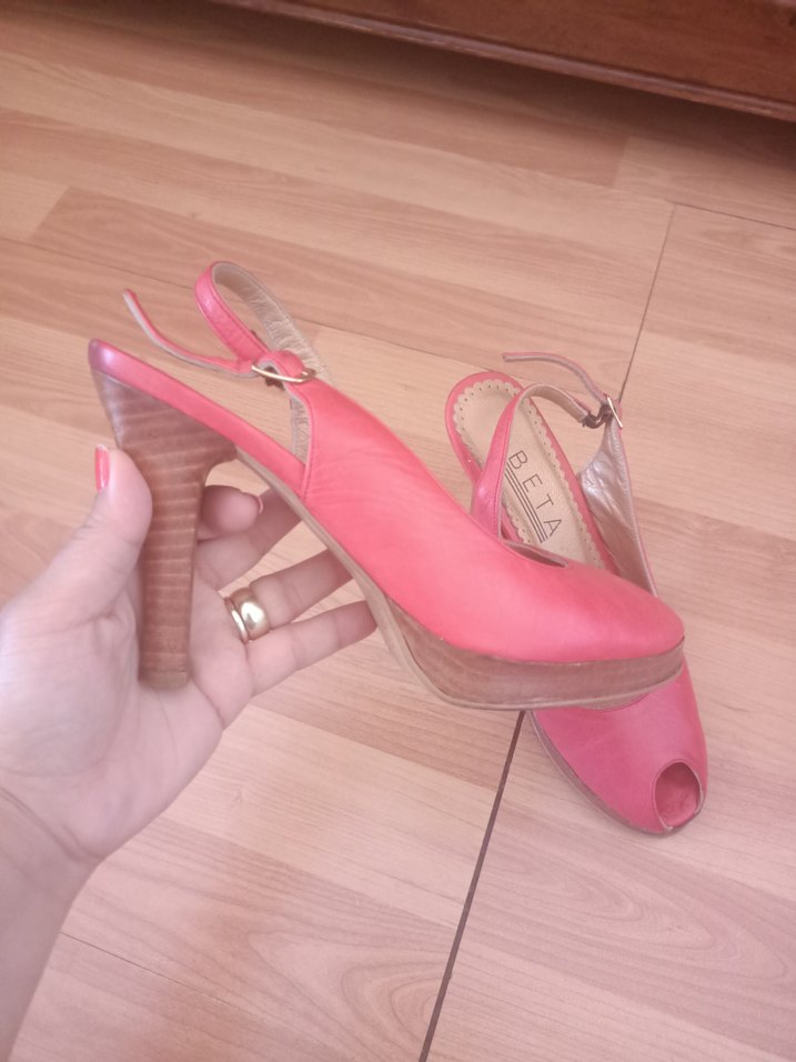 Pembe Parlak Deri Kadın Dolgu Topuklu Ayakkabı - Görsel 3