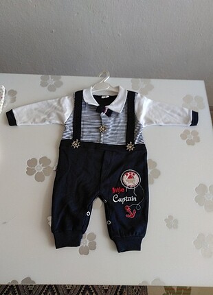 Sıfır bebek kıyafeti