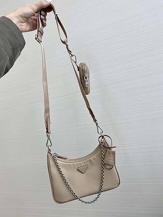 Prada Re- edition Cream Canta