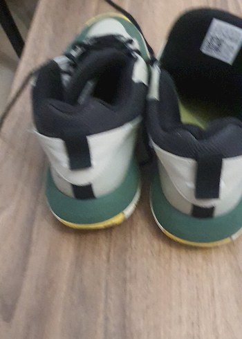 36 Beden yeşil Renk Adidas Basketbol Ayakkabısı