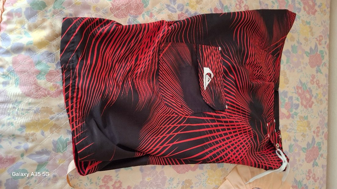 Kırmızı Baskılı Erkek Mini Yüzücü Şortu - Görsel 3