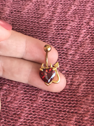 Piercing kırmısı yaşlı çelik 