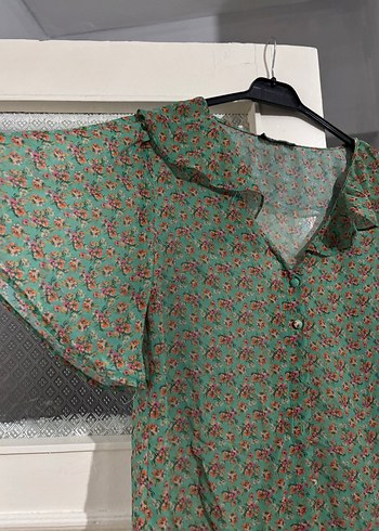 Turkuaz bordo ve yeşil renkte V Yaka Bohem Düğmeli şifon Bluzlar - Görsel 3