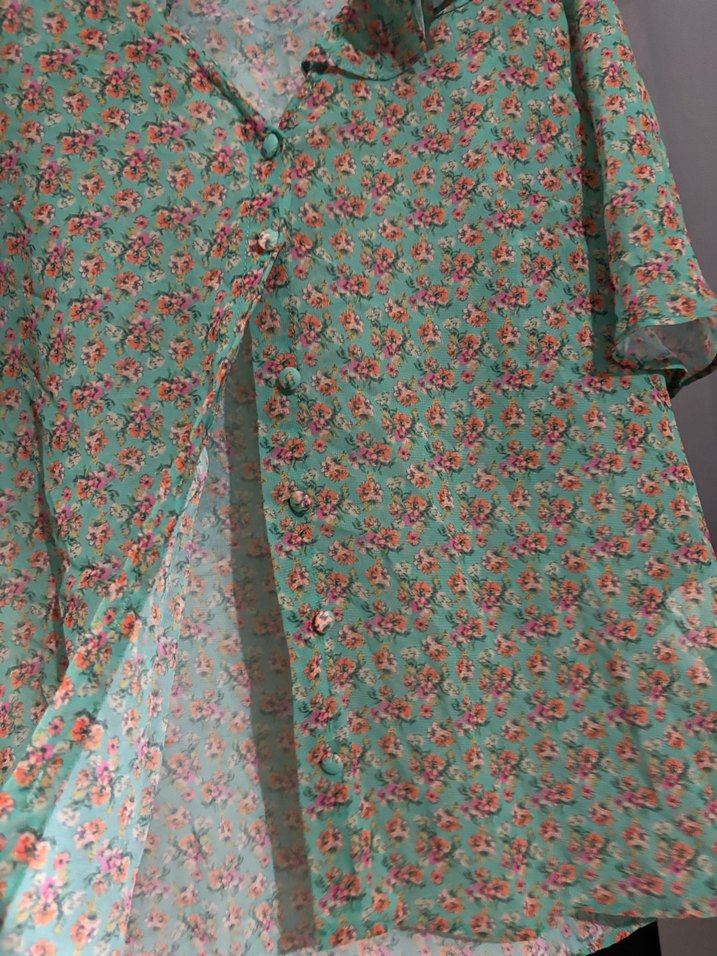 Turkuaz bordo ve yeşil renkte V Yaka Bohem Düğmeli şifon Bluzlar - Görsel 4