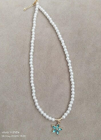 Accessorize İncili yıldız model kolyemiz