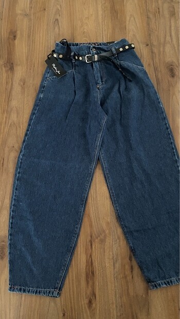 Bayan Jean
