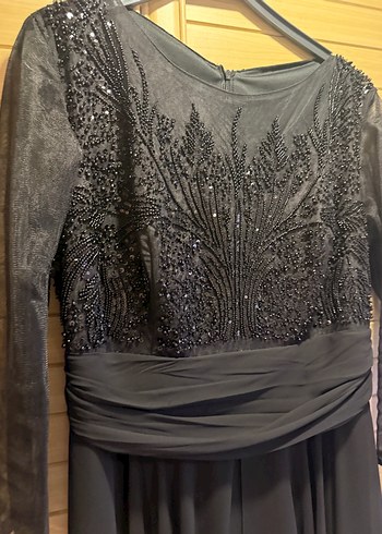 Uzun Siyah Nakışlı Gotik Abiye Elbise - Görsel 4