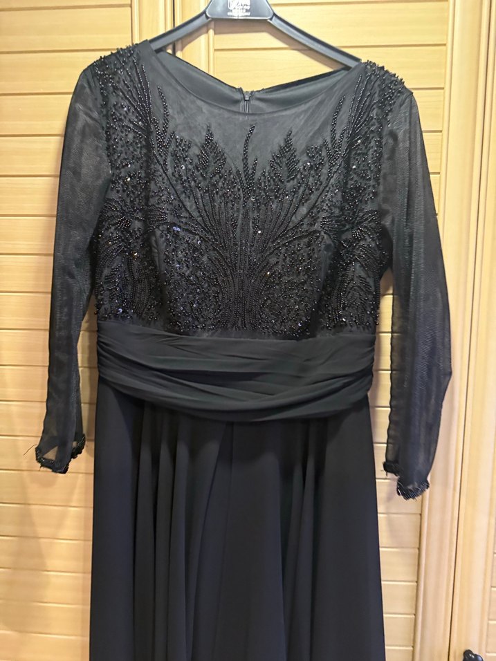 Uzun Siyah Nakışlı Gotik Abiye Elbise - Görsel 3