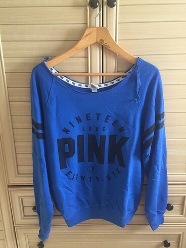 pink swearshirt