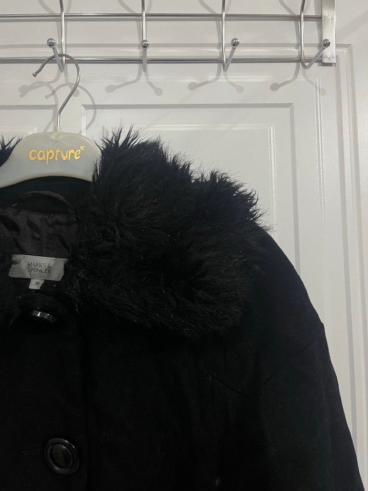 Siyah Kürklü Yaka Düğmeli Kaban - Görsel 5