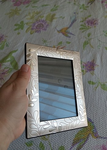 Diğer Gri Çiçek Desenli Fotoğraf Çerçevesi
