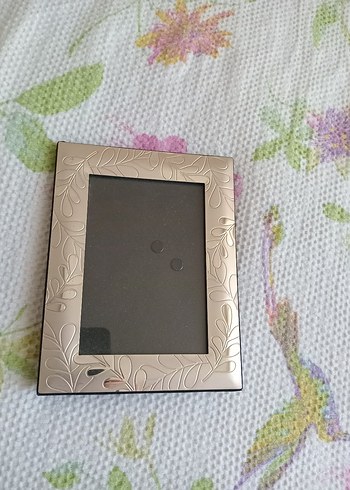 Beden Gri Çiçek Desenli Fotoğraf Çerçevesi
