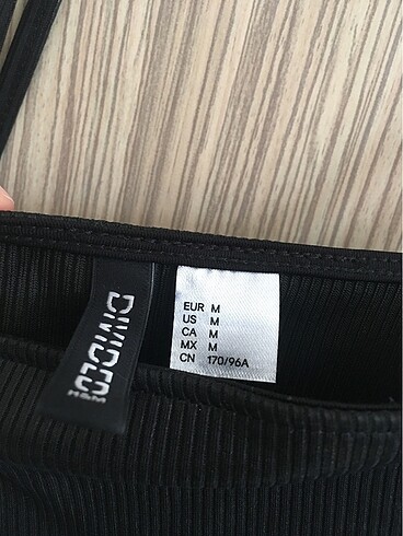 m Beden siyah Renk H&M siyah askılı yırtmaçlı parlak mini elbise