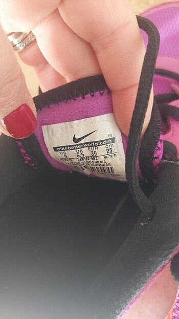 39 Beden pembe Renk Nike orjinal